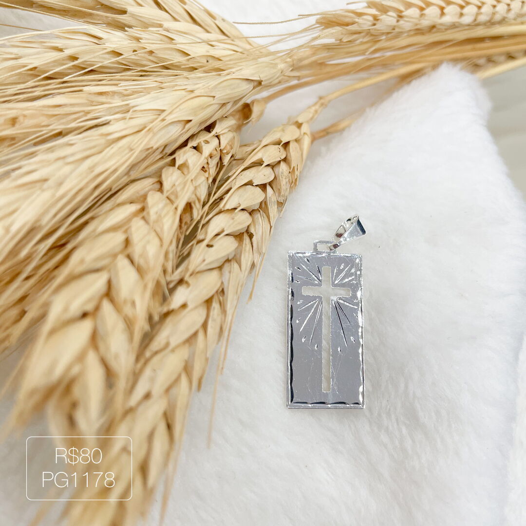 Pingente Retangular Cruz Vazada Prateada